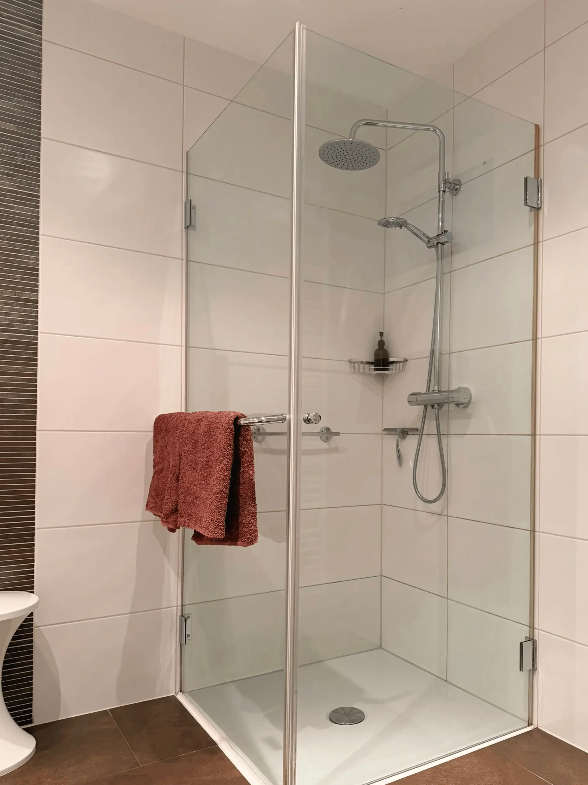 Dusche im Bad von Antoinettes Ferienwohnung