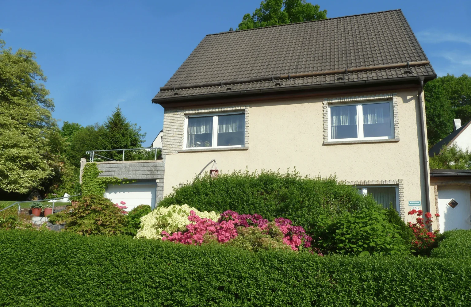 Antoinettes Ferienwohnung in Manebach von außen mit eigenem Eingang