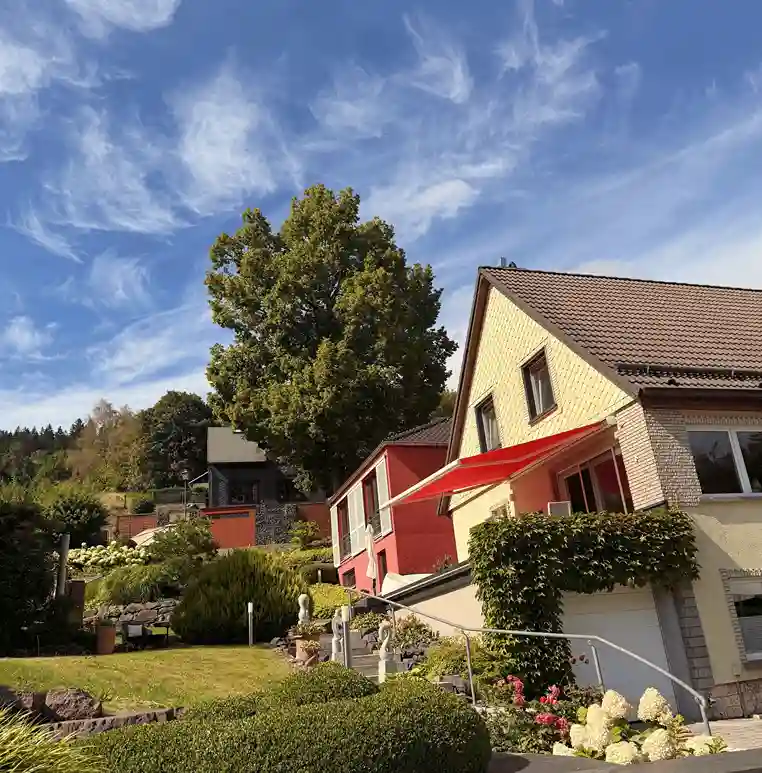 Ferienhaus Conradshöh und Antoinettes Ferienwohnung nebeneinander in Manebach