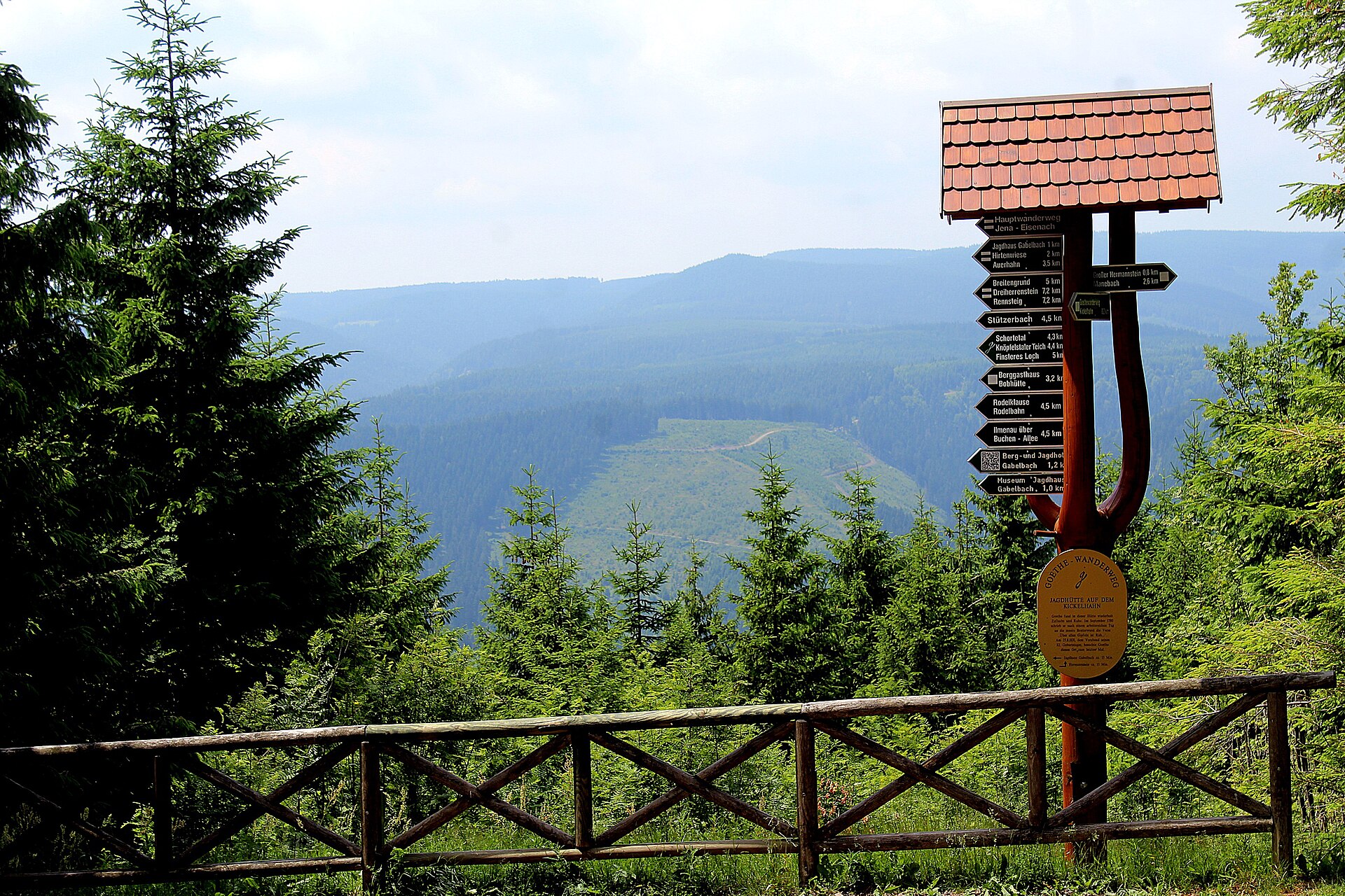 Blick vom Goethewanderweg am Goethehäuschen auf dem Kickelhahn