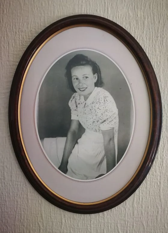 Porträt von Antoinette Rückborn als junge Frau im ovalen Rahmen