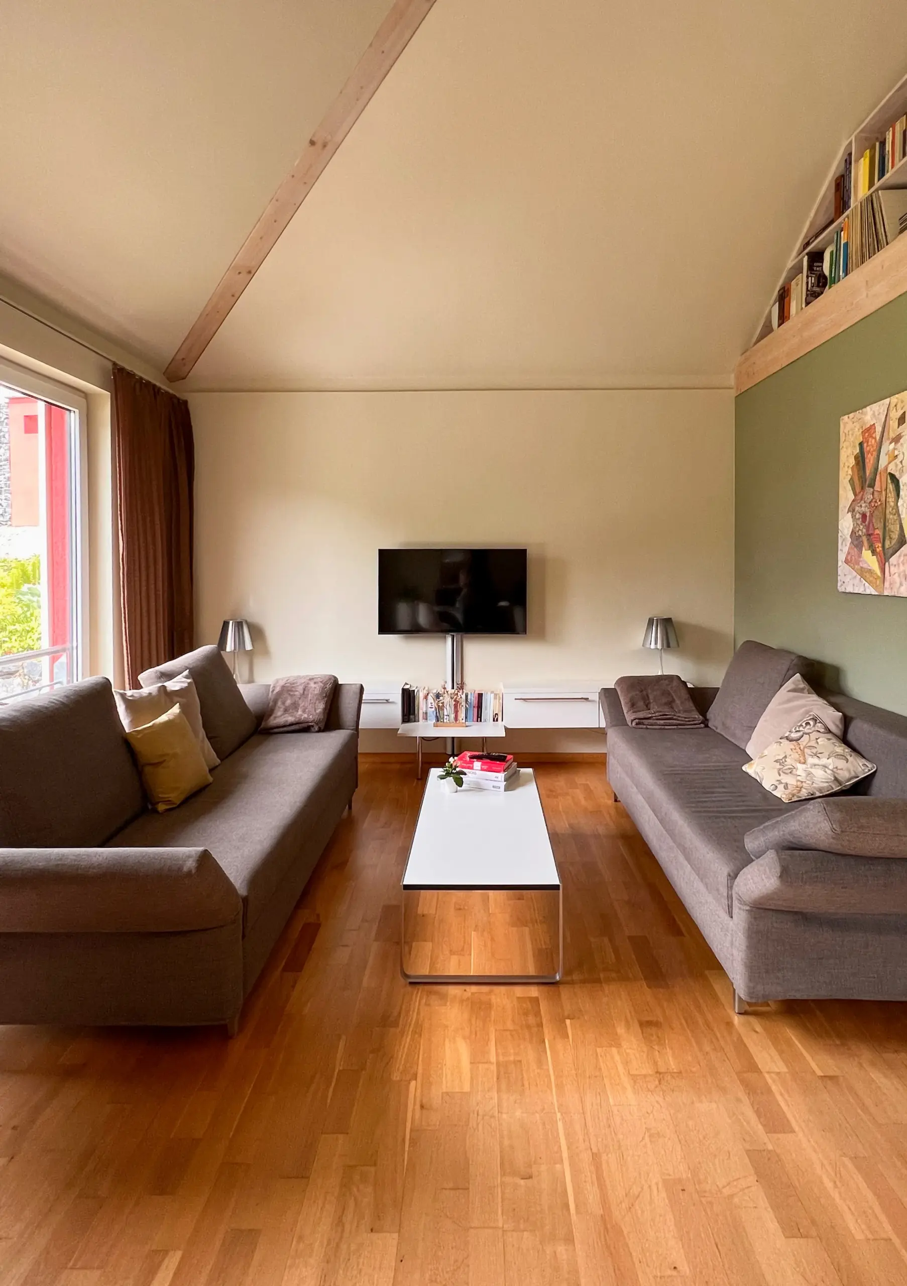 Wohnbereich mit zwei Sofas im Ferienhaus Conradshöh