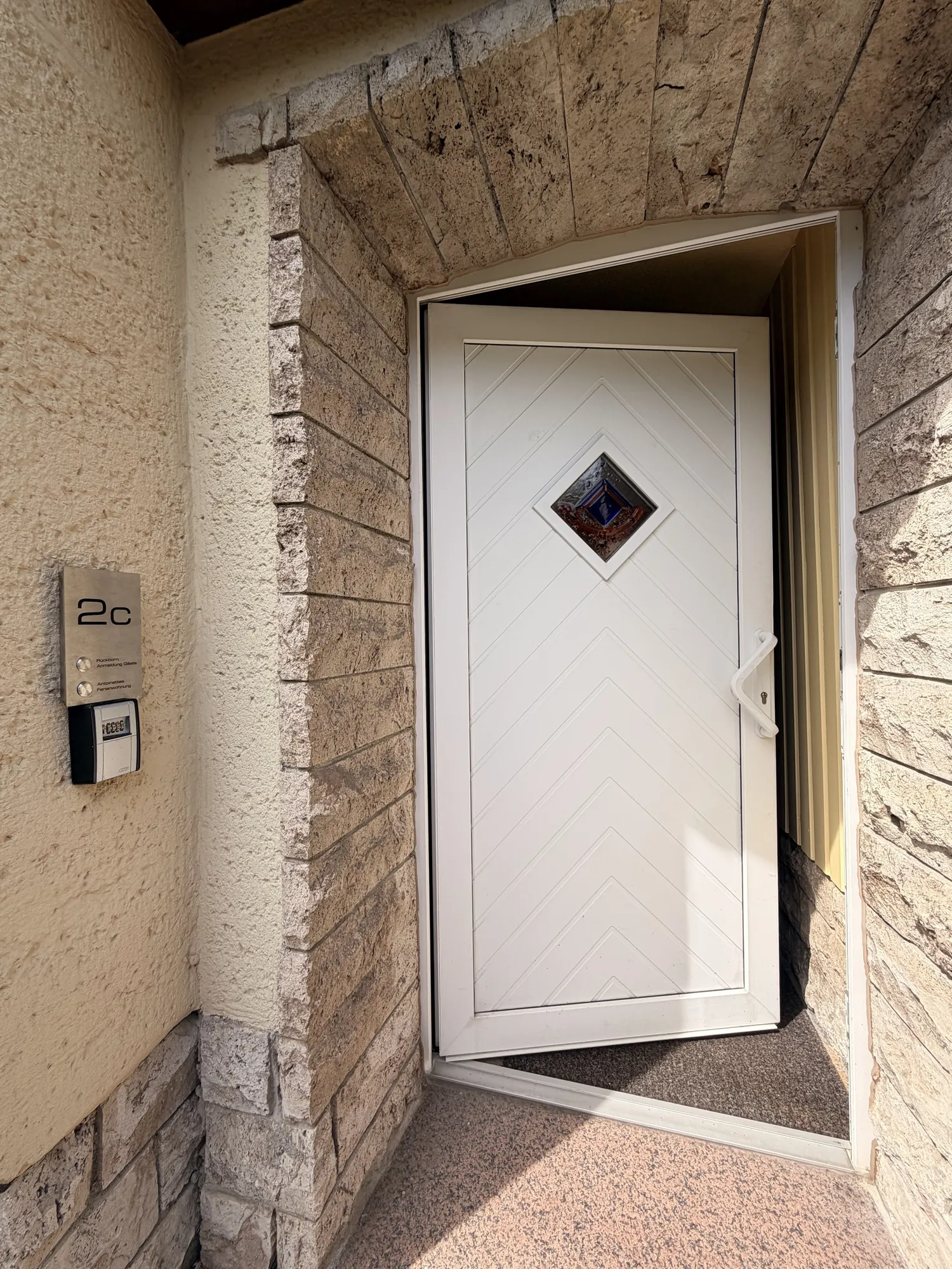 Eigener, ebenerdiger Eingang zu Antoinettes Ferienwohnung in Ilmenau-Manebach